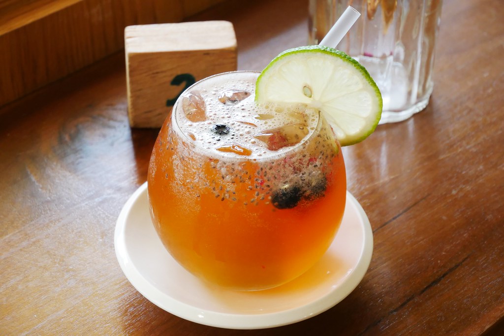 嘉義西區|伴伴鬆餅:老宅賦與新生命,嘉義超人氣鬆餅店,等待絕對是值得的 @飛天璇的口袋