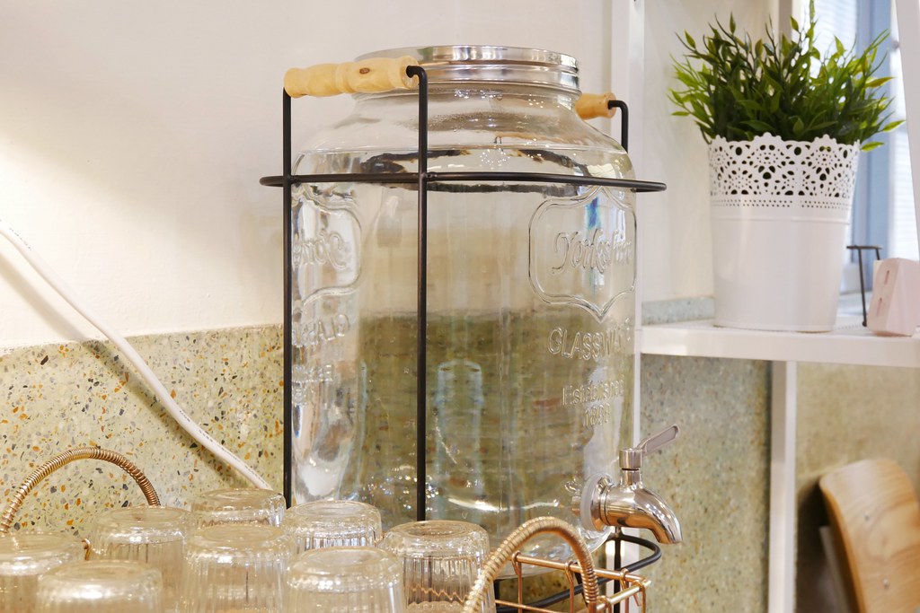 嘉義西區|伴伴鬆餅:老宅賦與新生命,嘉義超人氣鬆餅店,等待絕對是值得的 @飛天璇的口袋