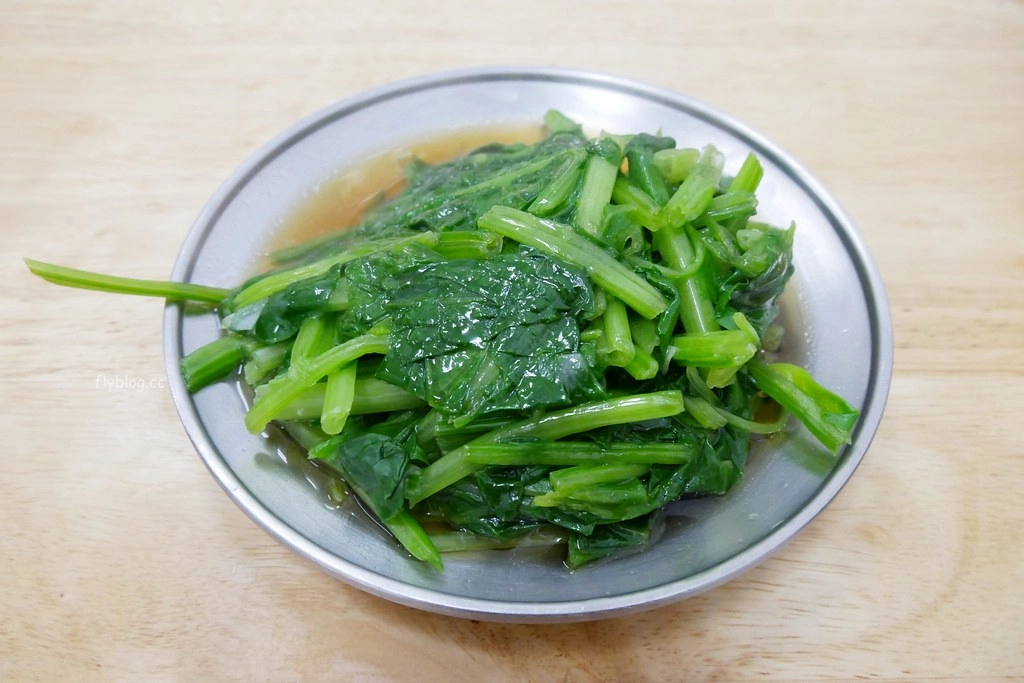 小林火雞肉飯┃台中北屯:多家媒體採訪報導,招牌魚肚丸湯必點,還備有自家停車場 @飛天璇的口袋