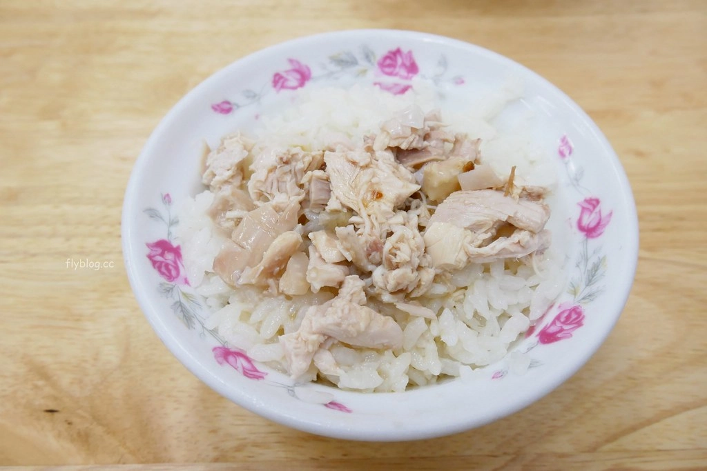 小林火雞肉飯┃台中北屯:多家媒體採訪報導,招牌魚肚丸湯必點,還備有自家停車場 @飛天璇的口袋