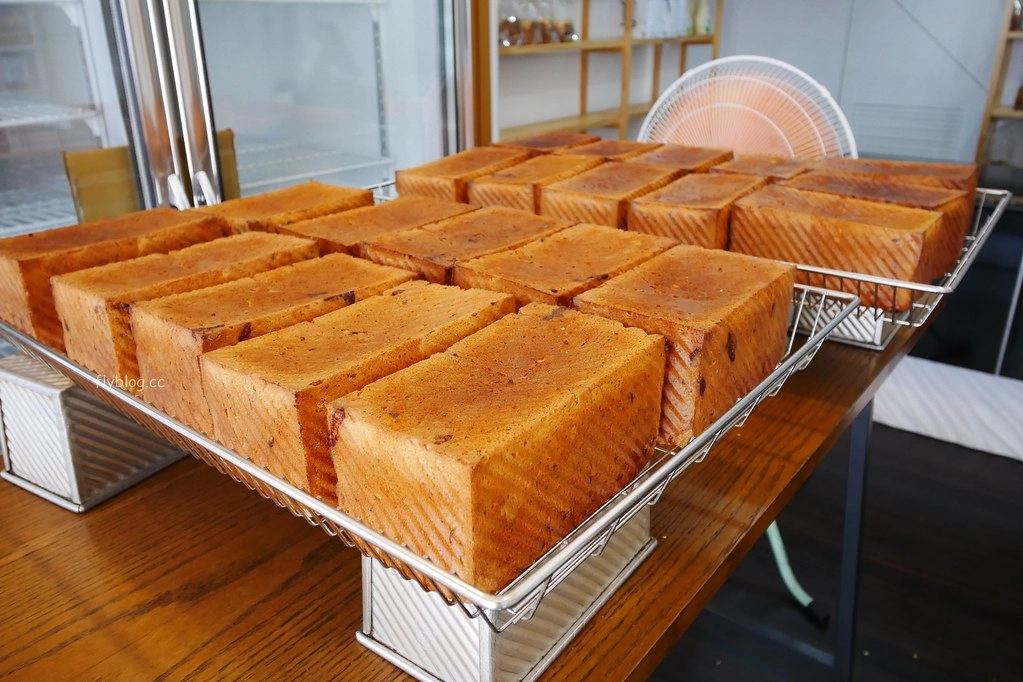 台中石岡|石山丘的三十光陰.比冠軍麵包還貴的夢幻吐司,石岡隱藏版生吐司專賣店 @飛天璇的口袋