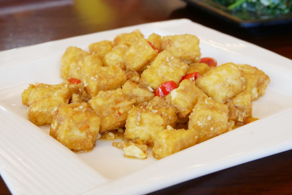 宜蘭礁溪|年年小館,充滿古早味的台菜餐廳,連外國人也來朝聖的古早味 @飛天璇的口袋