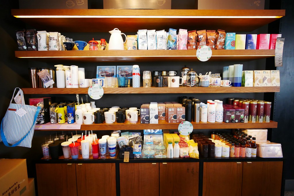 嘉義民雄|民雄星巴克,歐洲教堂式建築星巴克,嘉義最潮的IG打卡景點 @飛天璇的口袋