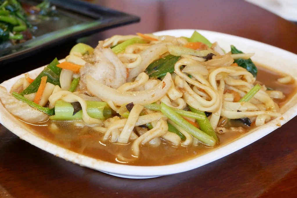 宜蘭礁溪|年年小館,充滿古早味的台菜餐廳,連外國人也來朝聖的古早味 @飛天璇的口袋