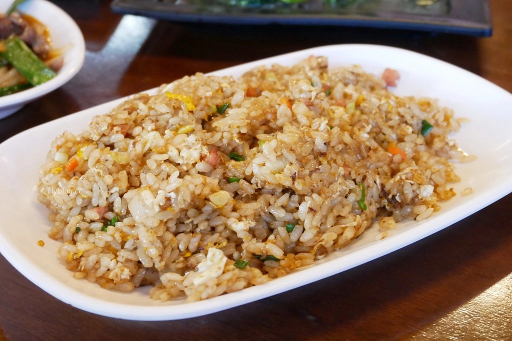 宜蘭礁溪|年年小館,充滿古早味的台菜餐廳,連外國人也來朝聖的古早味 @飛天璇的口袋