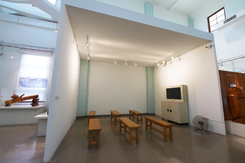 嘉義製材所園區┃嘉義景點:網紅IG拍照打卡新景點,藍天白雲大草原好悠閒,隱身城市中的小清新 @飛天璇的口袋