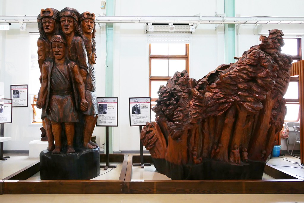 嘉義製材所園區┃嘉義景點:網紅IG拍照打卡新景點,藍天白雲大草原好悠閒,隱身城市中的小清新 @飛天璇的口袋