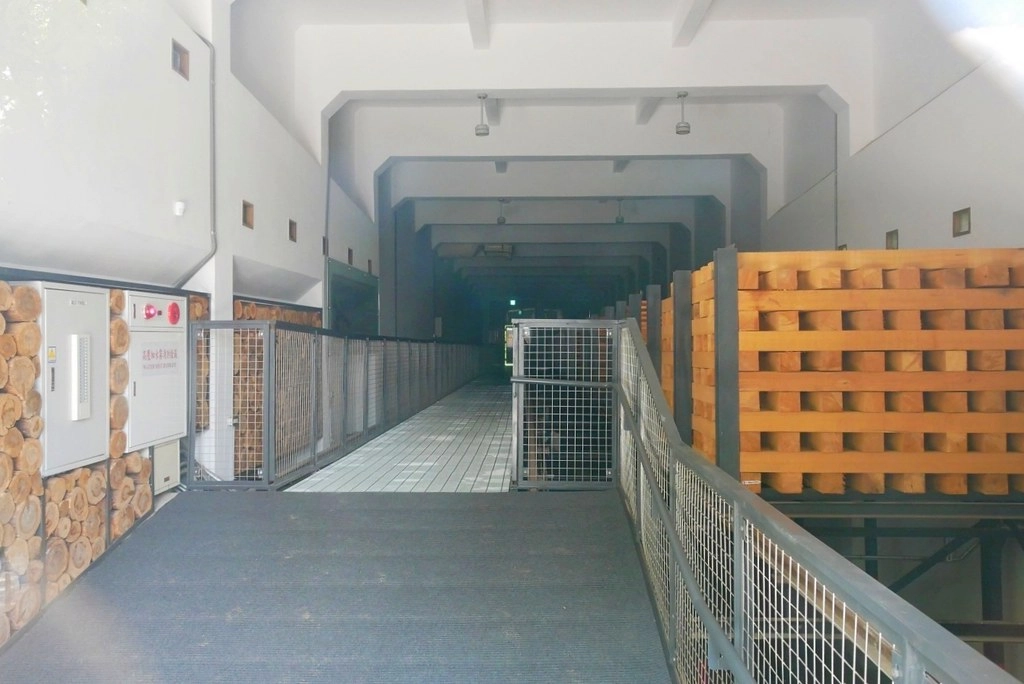 嘉義製材所園區┃嘉義景點:網紅IG拍照打卡新景點,藍天白雲大草原好悠閒,隱身城市中的小清新 @飛天璇的口袋