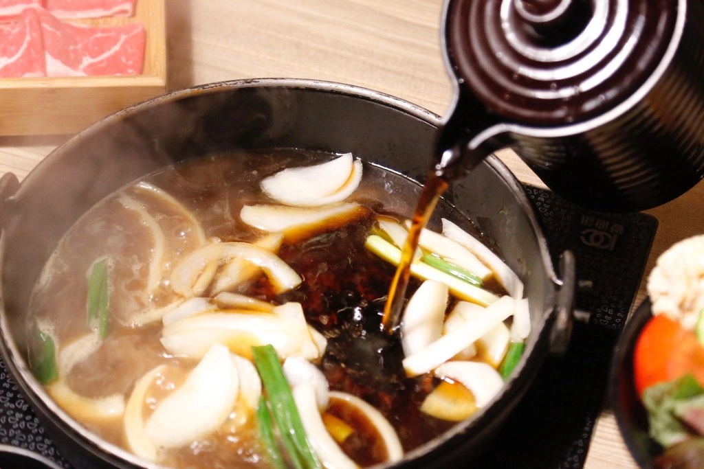 台中南屯|灰鴿.台中鍋烤節第二名火鍋,壽星禮幾歲生日送幾隻蝦 @飛天璇的口袋