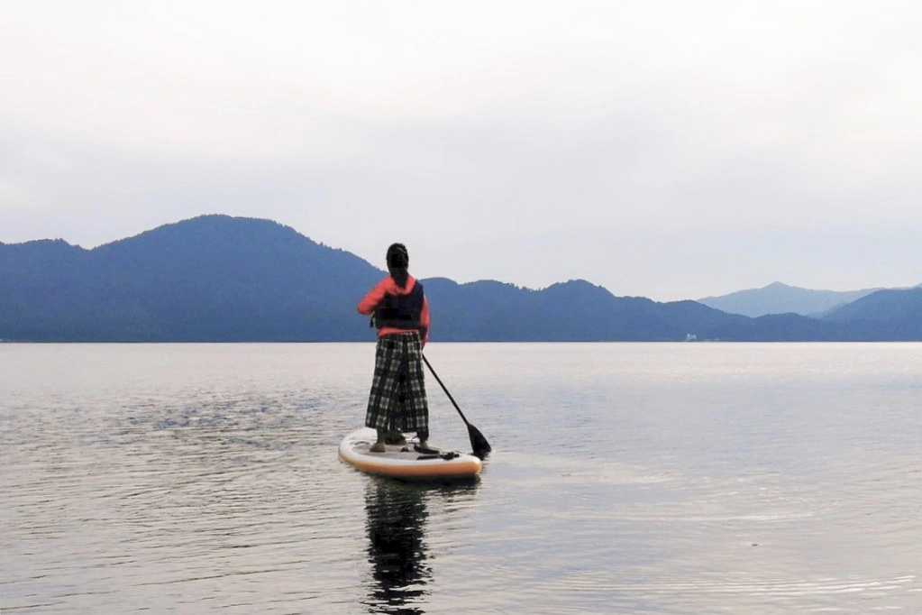 日本秋田|田澤湖.日本最深的湖泊,最夯的SUP立槳體驗 @飛天璇的口袋