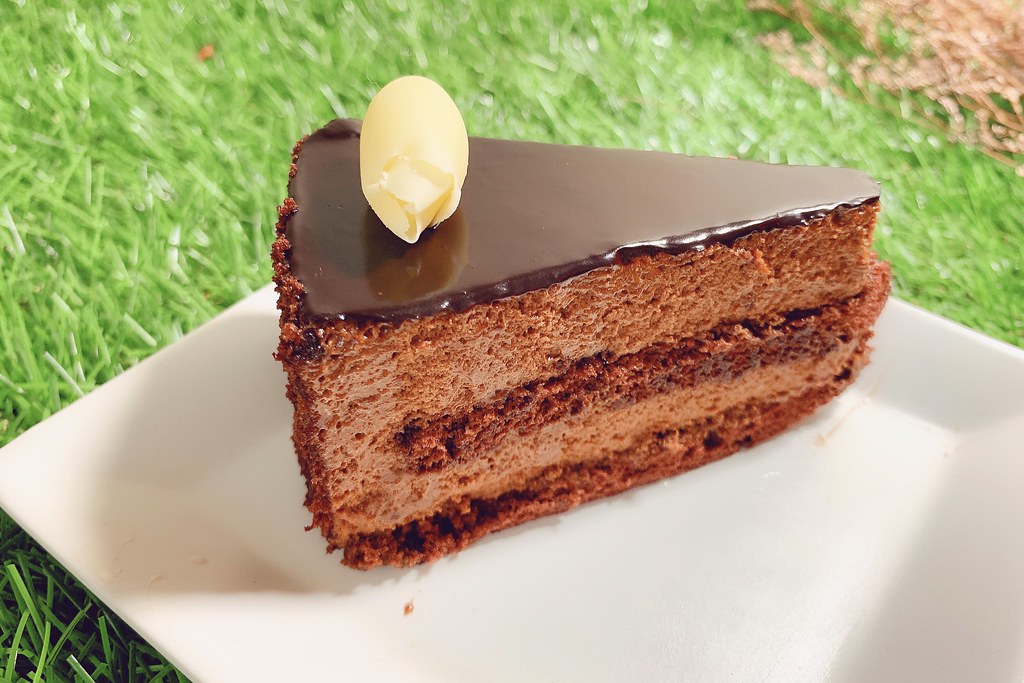 台中Lady M千層蛋糕|紐約殿堂級千層蛋糕進駐台中,新光三越一樓還有台中限定獨家口味 @飛天璇的口袋