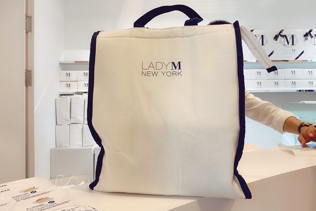 台中Lady M千層蛋糕|紐約殿堂級千層蛋糕進駐台中,新光三越一樓還有台中限定獨家口味 @飛天璇的口袋