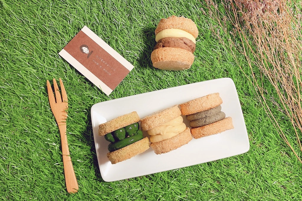 No.09網路甜點工作室:台中熱門宅配網購甜點,生乳捲和達克瓦滋好吃清爽不甜膩 @飛天璇的口袋