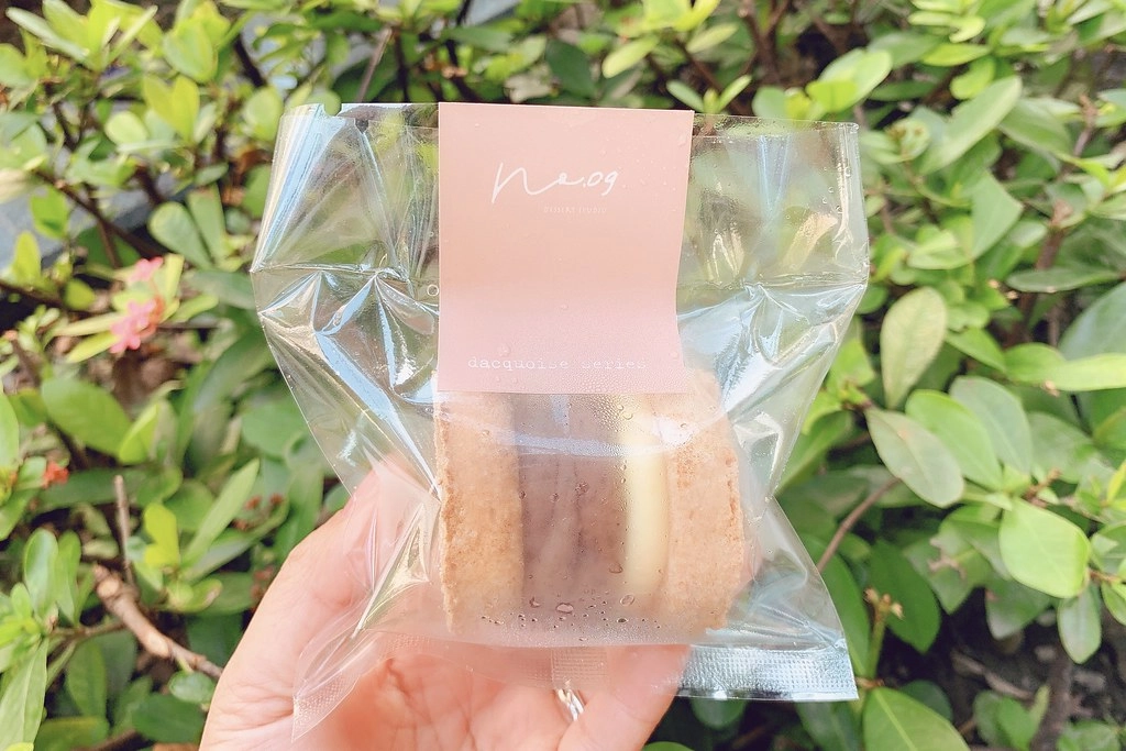 No.09網路甜點工作室:台中熱門宅配網購甜點,生乳捲和達克瓦滋好吃清爽不甜膩 @飛天璇的口袋
