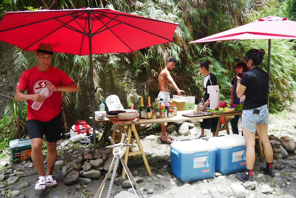 花蓮壽豐|溪畔餐桌|秘境豪華BBQ野炊體驗,專人野溪搭帳篷帶溯溪,花蓮超浮誇溪邊下午茶 @飛天璇的口袋