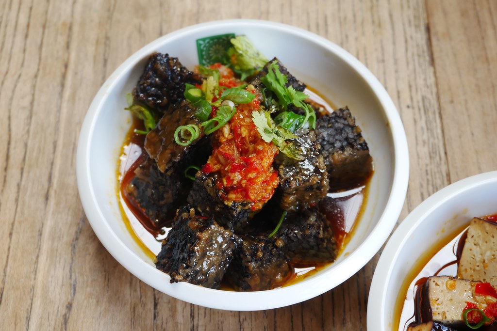 花蓮美食|王記茶舖|花蓮版春水堂之稱的王記茶舖,漂亮的類清水模建築,充滿禪意的中式古典,聊天吃飯的好去趣 @飛天璇的口袋