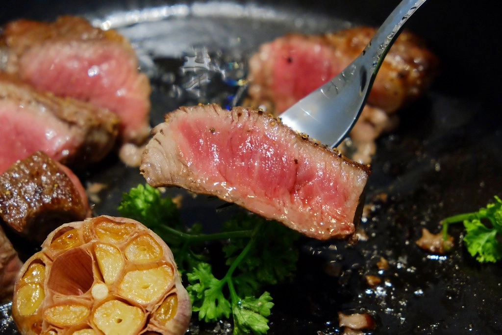 The Wang|台中米其林餐盤推介,28天乾式熟成丁骨牛排 @飛天璇的口袋