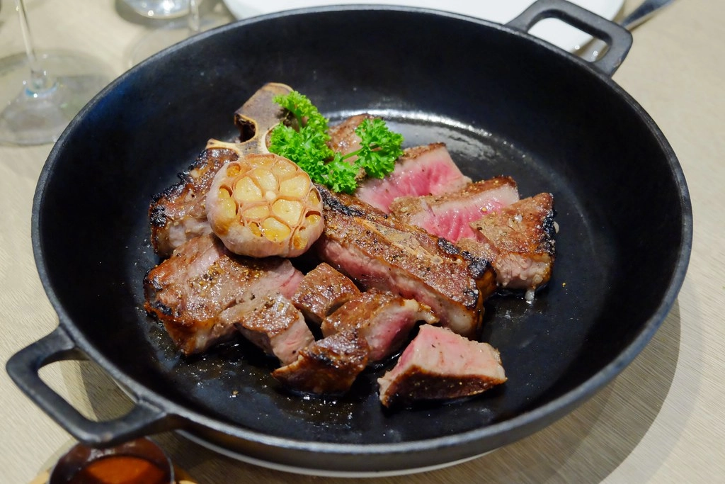 The Wang|台中米其林餐盤推介,28天乾式熟成丁骨牛排 @飛天璇的口袋