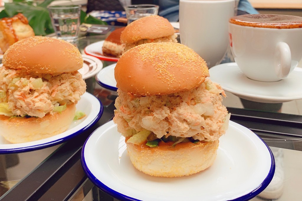 台北大安|Fly Cafe,眾多朋友推薦第一名的蒼蠅哥肉桂捲,西西里咖啡也是人氣必點 @飛天璇的口袋