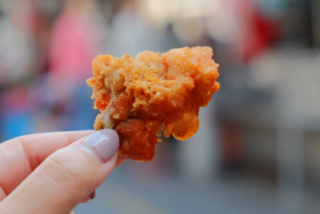 苗栗一日遊|苗栗借問站|苑裡秒殺炸雞 – 垂坤伴手禮 – 東里家風 – 三義木雕博物館 – 彭城堂 – 山板樵休閒農場 @飛天璇的口袋