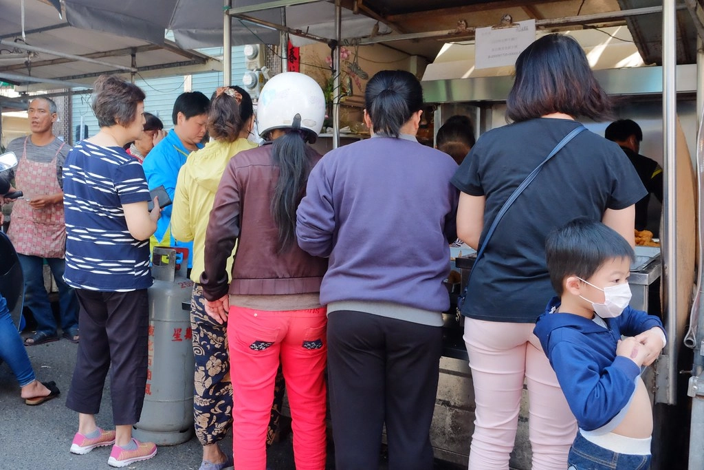 苗栗一日遊|苗栗借問站|苑裡秒殺炸雞 – 垂坤伴手禮 – 東里家風 – 三義木雕博物館 – 彭城堂 – 山板樵休閒農場 @飛天璇的口袋