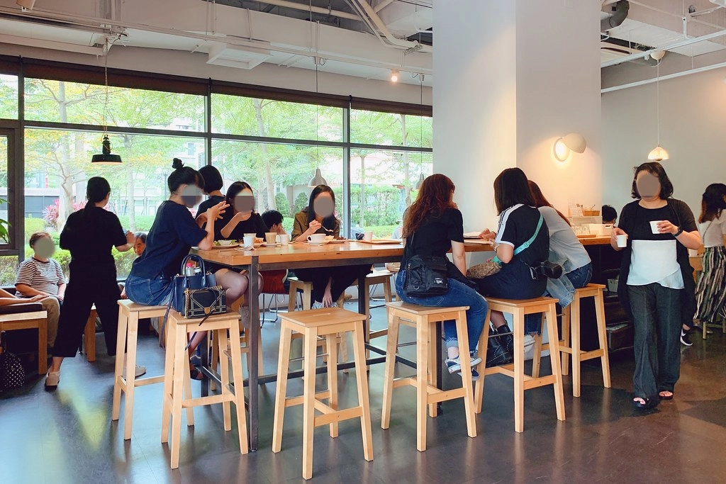 台北中山|Fika Fika Cafe.一杯冠軍咖啡的美好時光,台北北歐風情早午餐店 @飛天璇的口袋