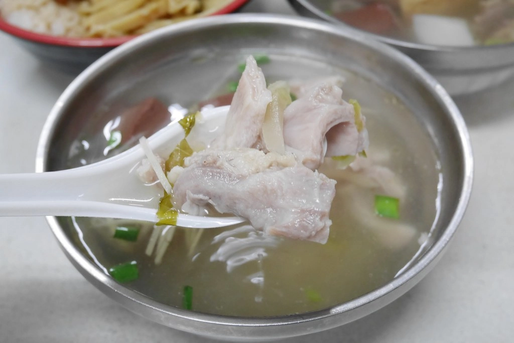 【台中豐原】信義大腸豬血湯:台中人的道地早午餐,Google評價4.2顆星,豐原三大炒麵豬血湯店 @飛天璇的口袋
