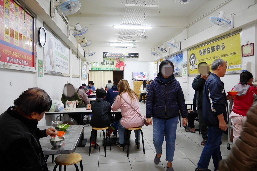 【台中豐原】信義大腸豬血湯:台中人的道地早午餐,Google評價4.2顆星,豐原三大炒麵豬血湯店 @飛天璇的口袋
