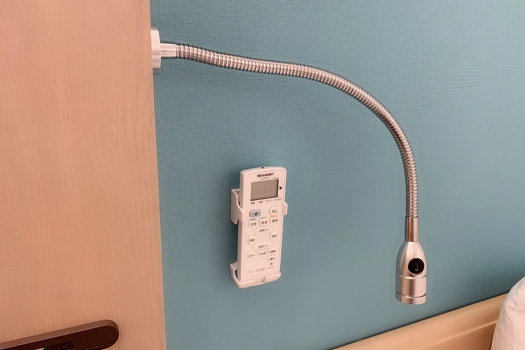 日本東京|東橫INN新宿御苑前站3號出口.新宿御苑前站3號出口步行3分鐘,附近Lawson、7-11和全家便利商店 @飛天璇的口袋