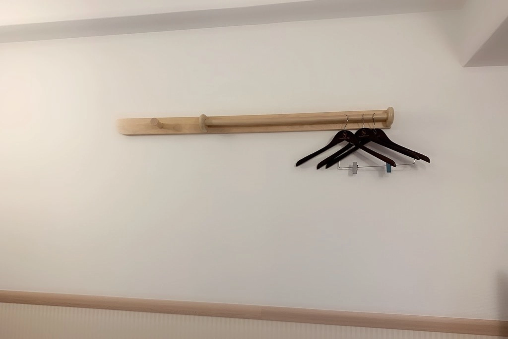 日本東京|東橫INN新宿御苑前站3號出口.新宿御苑前站3號出口步行3分鐘,附近Lawson、7-11和全家便利商店 @飛天璇的口袋