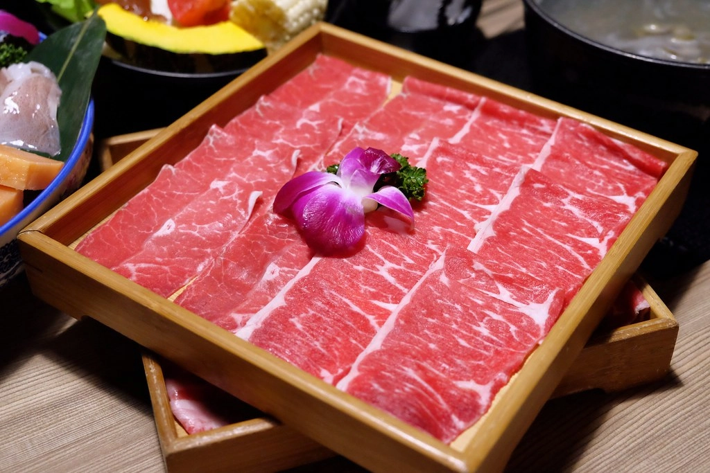 台中南屯|灰鴿.台中鍋烤節第二名火鍋,壽星禮幾歲生日送幾隻蝦 @飛天璇的口袋