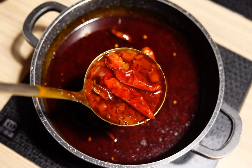 台中南屯|灰鴿.台中鍋烤節第二名火鍋,壽星禮幾歲生日送幾隻蝦 @飛天璇的口袋