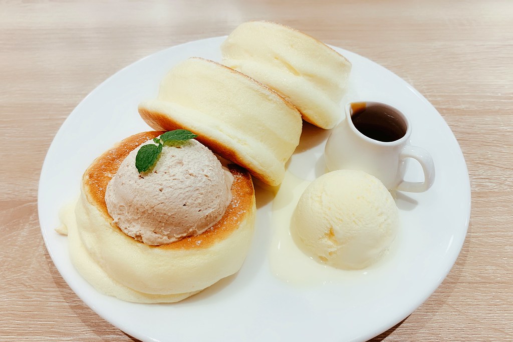 一拳鬆餅 One Punch:目前在台中吃過最接近幸福鬆餅的味道,中國醫藥大學附近美食推薦! @飛天璇的口袋