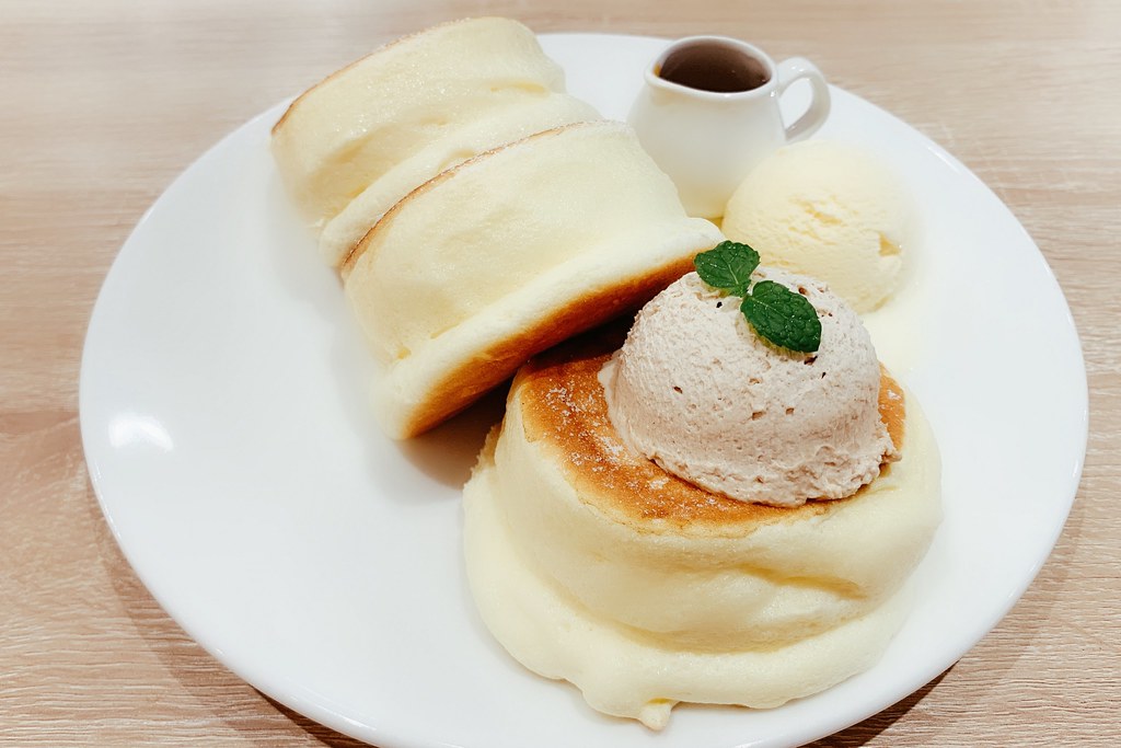 一拳鬆餅 One Punch:目前在台中吃過最接近幸福鬆餅的味道,中國醫藥大學附近美食推薦! @飛天璇的口袋