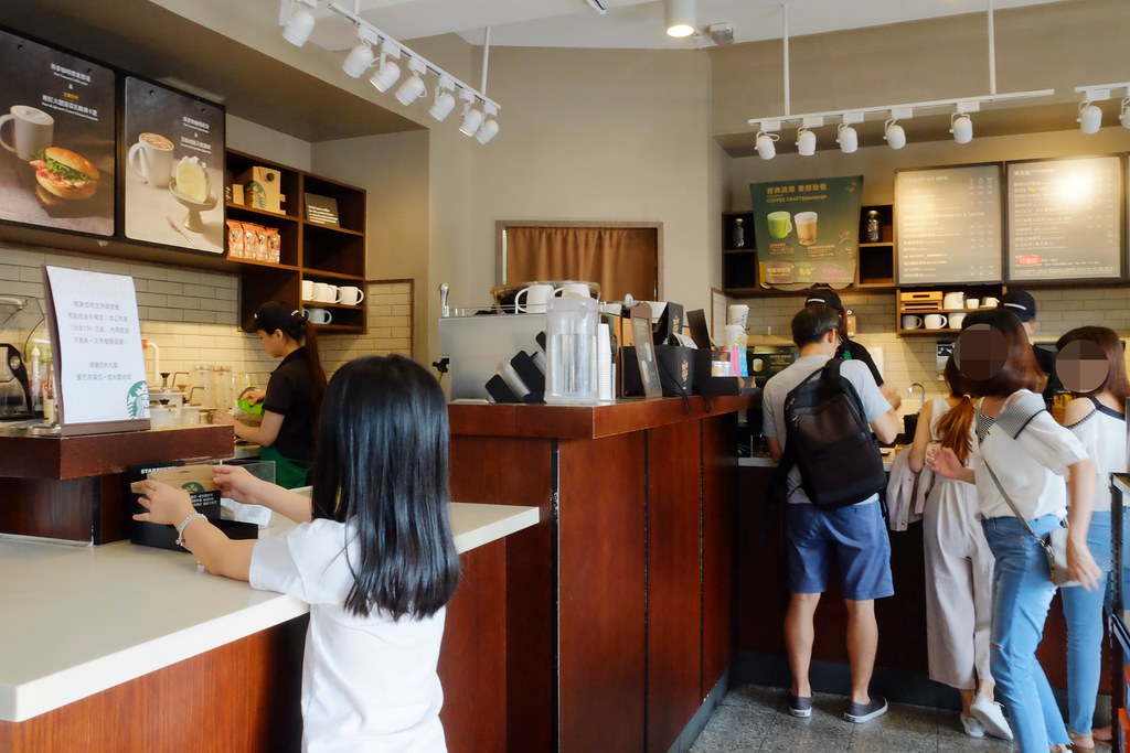 雲林虎尾|星巴克虎尾門市,日治昭和時期三級古蹟,結合書香與咖啡香 @飛天璇的口袋