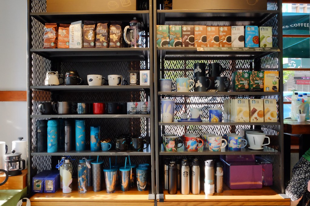 雲林虎尾|星巴克虎尾門市,日治昭和時期三級古蹟,結合書香與咖啡香 @飛天璇的口袋