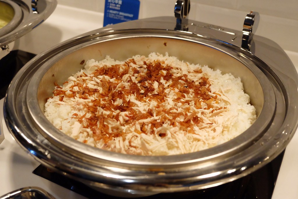 【嘉義西區】嘉義智選假日酒店 Holiday Inn Express:嘉義火車站步行5分鐘,房間簡約裝潢有質感 @飛天璇的口袋