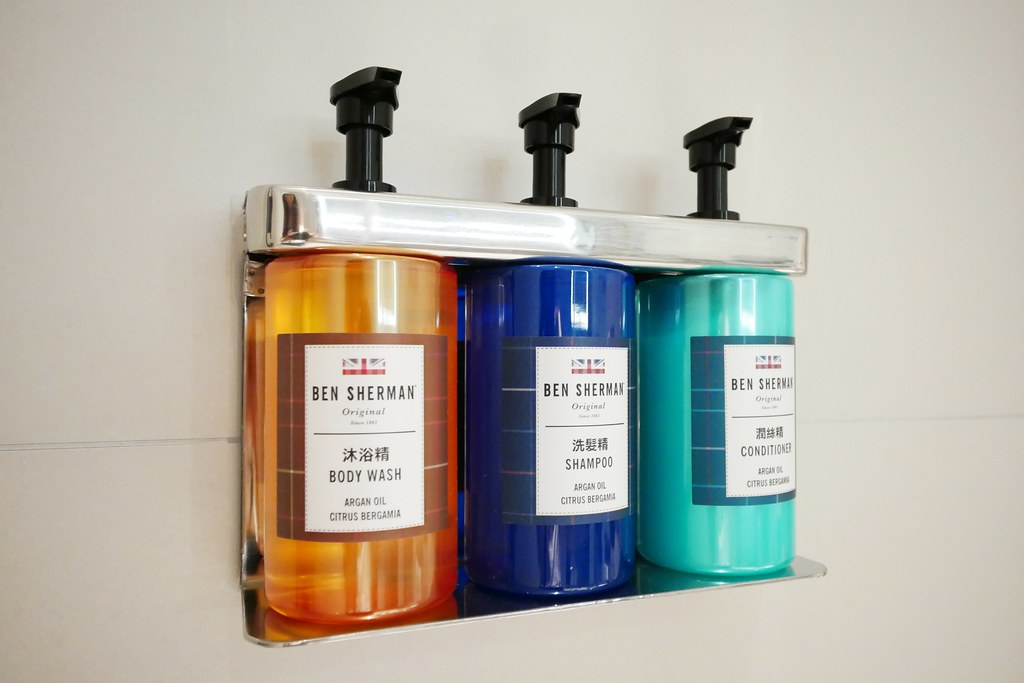 【嘉義西區】嘉義智選假日酒店 Holiday Inn Express:嘉義火車站步行5分鐘,房間簡約裝潢有質感 @飛天璇的口袋