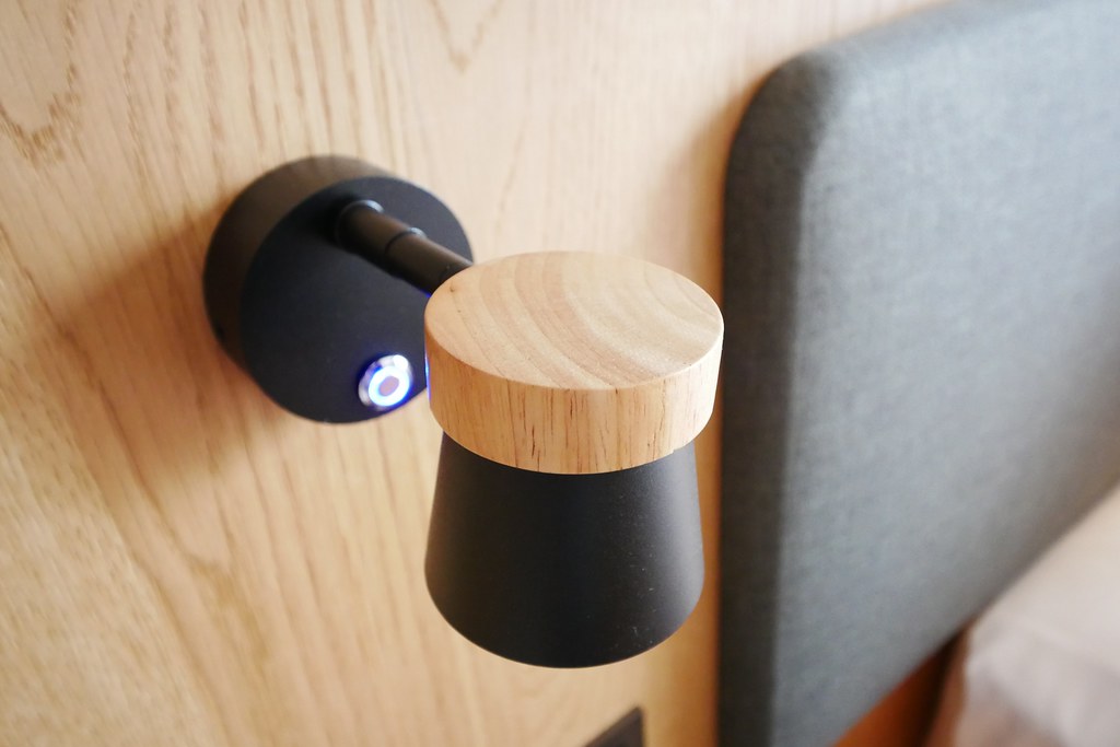 【嘉義西區】嘉義智選假日酒店 Holiday Inn Express:嘉義火車站步行5分鐘,房間簡約裝潢有質感 @飛天璇的口袋