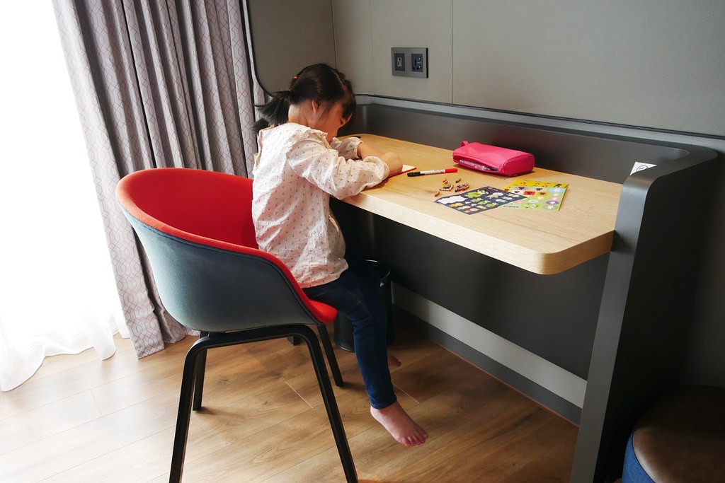 【嘉義西區】嘉義智選假日酒店 Holiday Inn Express:嘉義火車站步行5分鐘,房間簡約裝潢有質感 @飛天璇的口袋