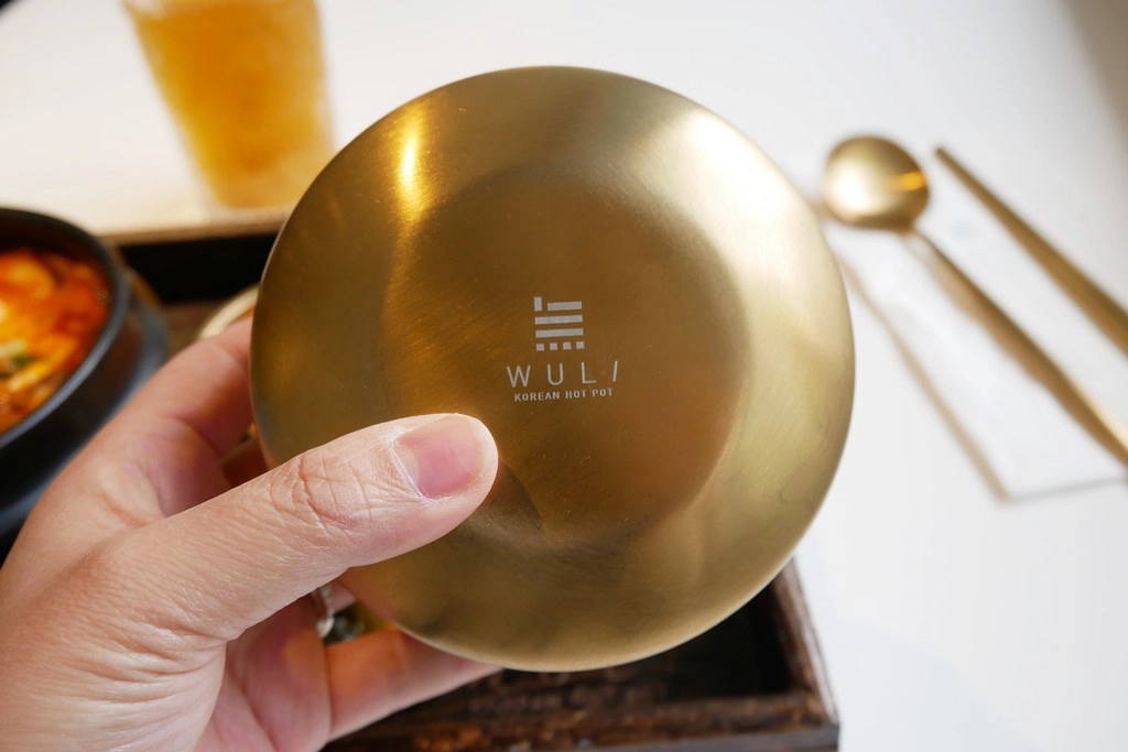 台中西區|無理 Wuli.台中韓式鍋物餐廳,夢幻的Tiffany藍和網美盪秋千 @飛天璇的口袋