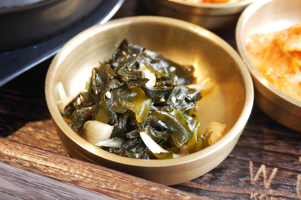 台中西區|無理 Wuli.台中韓式鍋物餐廳,夢幻的Tiffany藍和網美盪秋千 @飛天璇的口袋