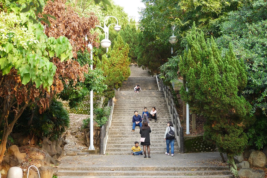百果山溜滑梯:全台最長的溜滑梯,沙畫、釣魚、旋轉木馬、摩天輪,小孩子的天堂啊! @飛天璇的口袋