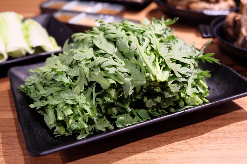 戰鼓火鍋:整尾鱸魚、燉牛骨放鍋底~創新7種湯頭讓人耳目一新! @飛天璇的口袋