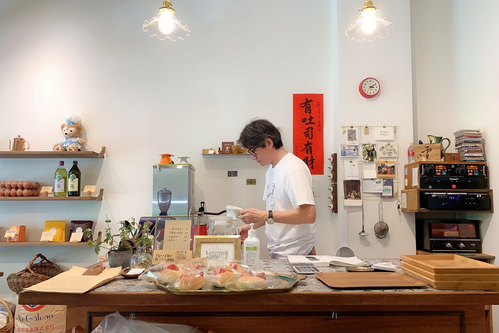 小雪Casa:小巧溫馨的家庭式烘焙坊,手作麵包要先預約才吃得到,台中西區甜點下午茶推薦 @飛天璇的口袋