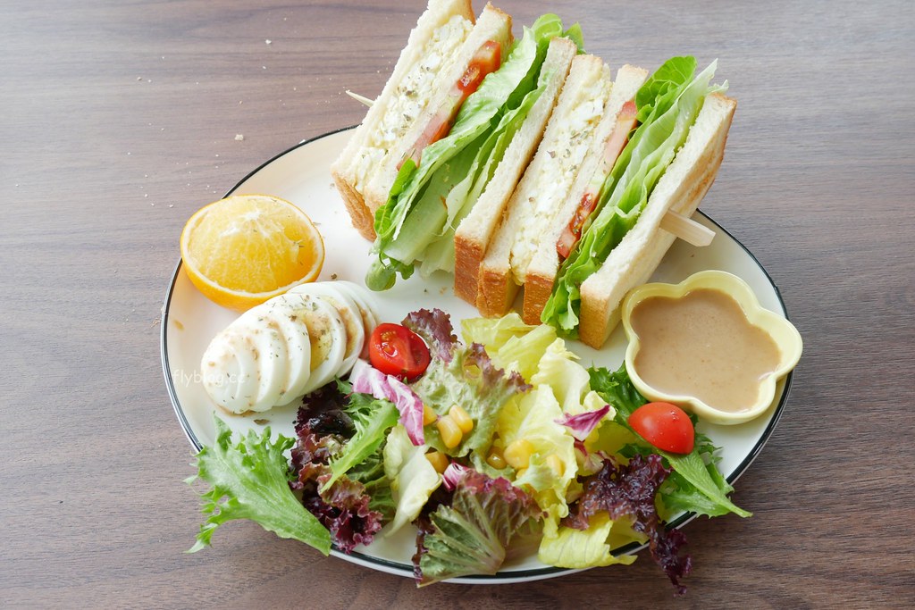 山水啡|擁有大片綠地和田園風情,漂亮落地窗建築,新社新開幕景觀餐廳 @飛天璇的口袋