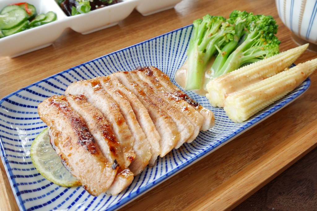 山水啡|擁有大片綠地和田園風情,漂亮落地窗建築,新社新開幕景觀餐廳 @飛天璇的口袋