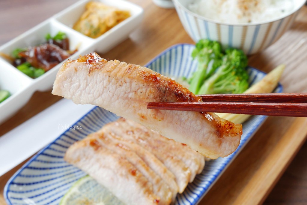 山水啡|擁有大片綠地和田園風情,漂亮落地窗建築,新社新開幕景觀餐廳 @飛天璇的口袋