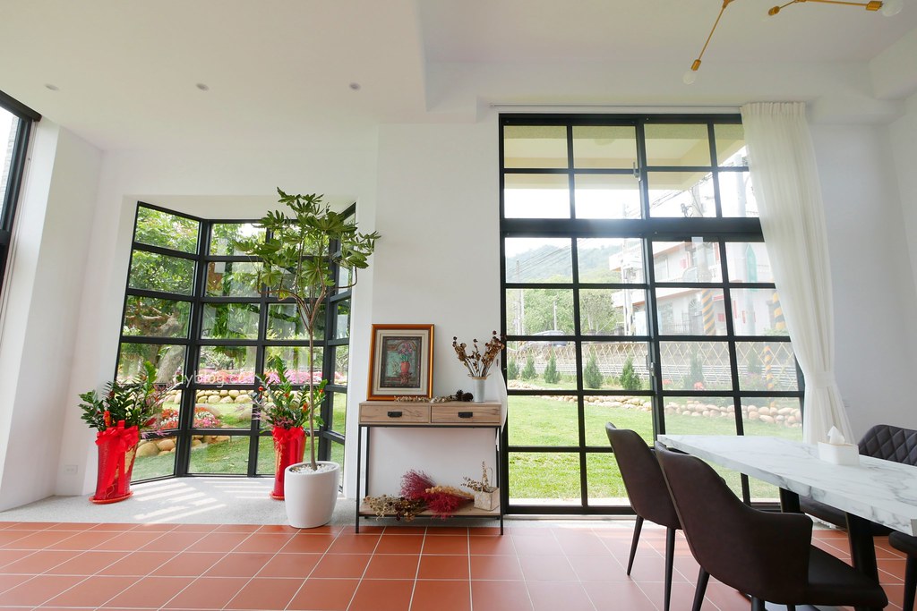 山水啡|擁有大片綠地和田園風情,漂亮落地窗建築,新社新開幕景觀餐廳 @飛天璇的口袋