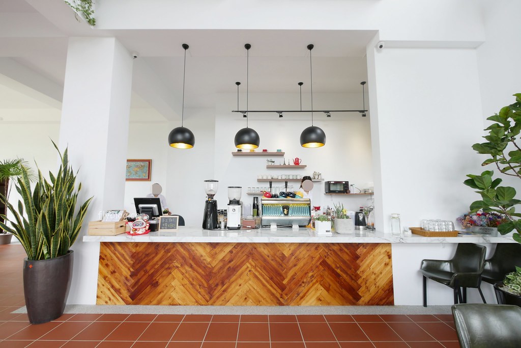 山水啡|擁有大片綠地和田園風情,漂亮落地窗建築,新社新開幕景觀餐廳 @飛天璇的口袋